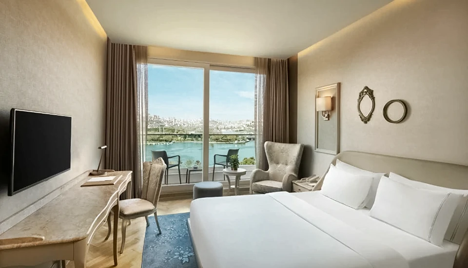 هتل لازونی استانبول